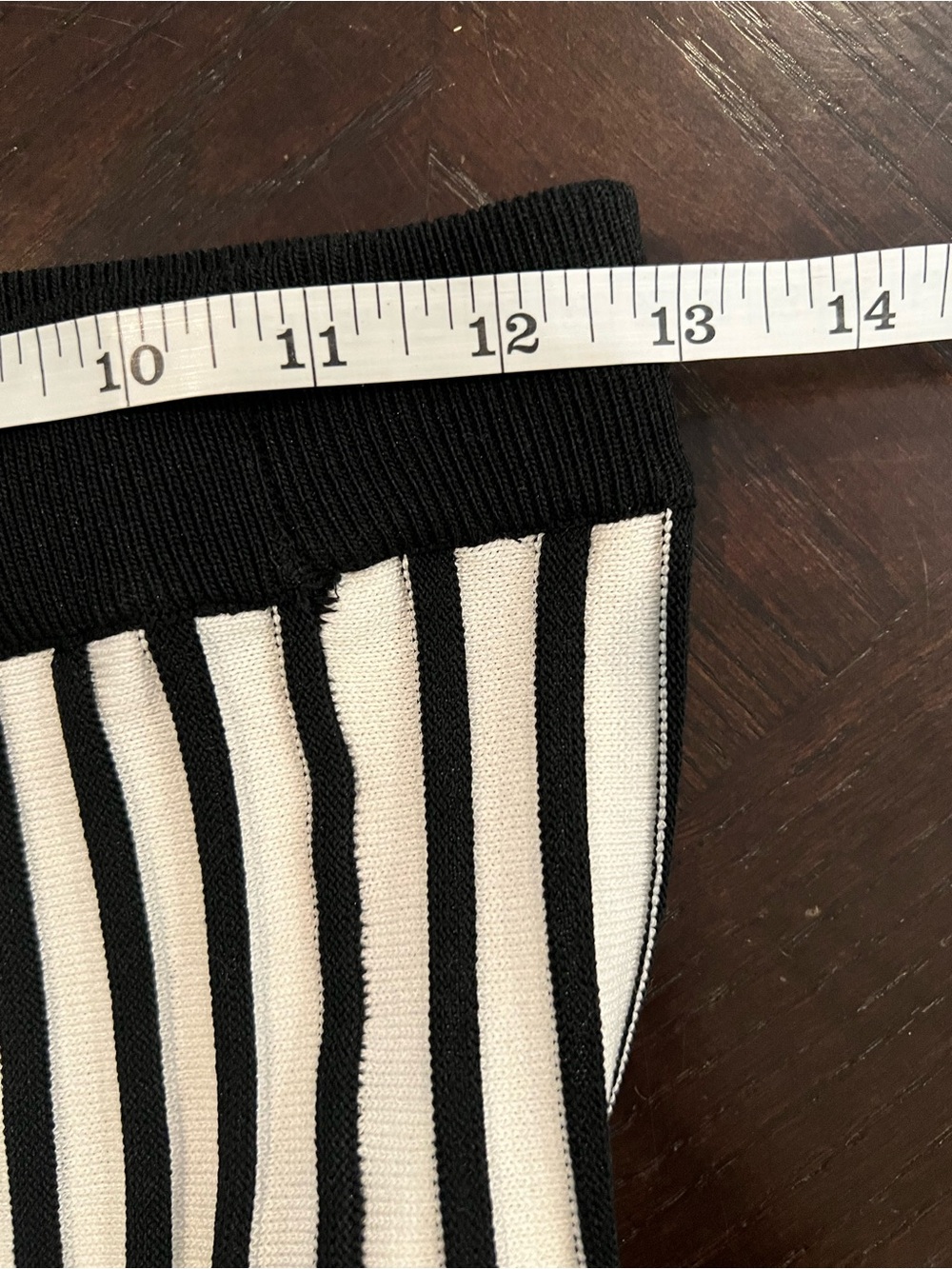 CoMMENSE Striped Knit Co-ord Set
COLOR - Black and White NWT Size Medium - Picture 10 of 11